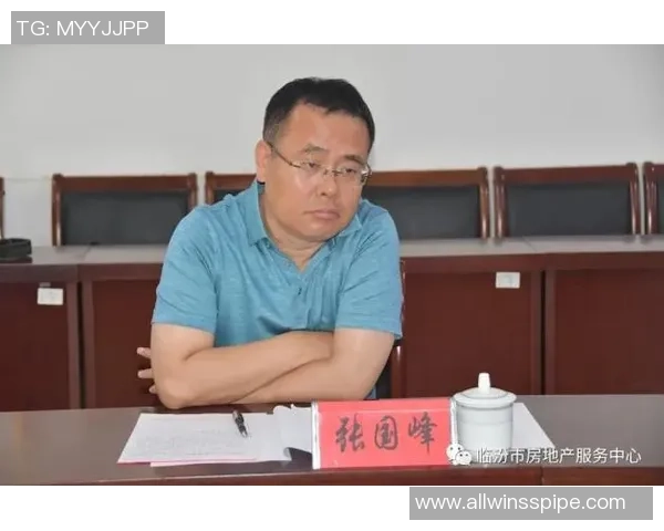 足球明星曼尼尔的辉煌职业生涯与成就解析